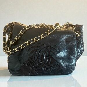 Chanel Black Shoulder Bag with Gold Chain, Excellent Condition